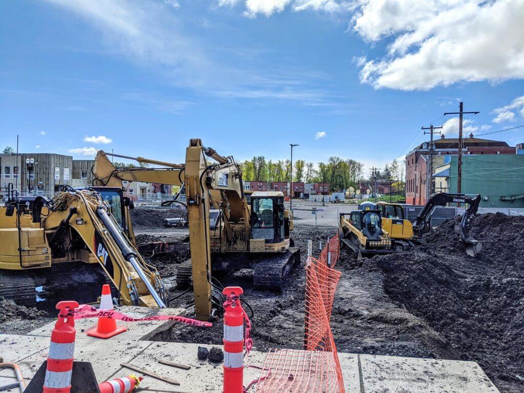 Independence under construction